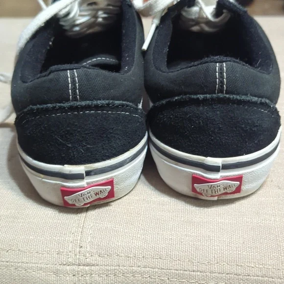 Vans Old Skool Pro skate shoes in a black and white colorway with suede & canvas - Picture 12 of 12